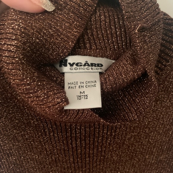 Brown sparkly turtleneck sleeveless top - Picture 3 of 3